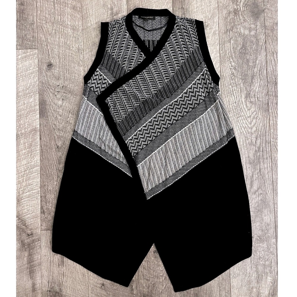 Banana Republic Womens XS/S Black White Geometric Knit Asymmetrical Draped Vest
